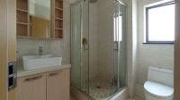 Bathroom 1 - 5 square meters of property in Summerset