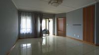 Lounges - 25 square meters of property in Summerset