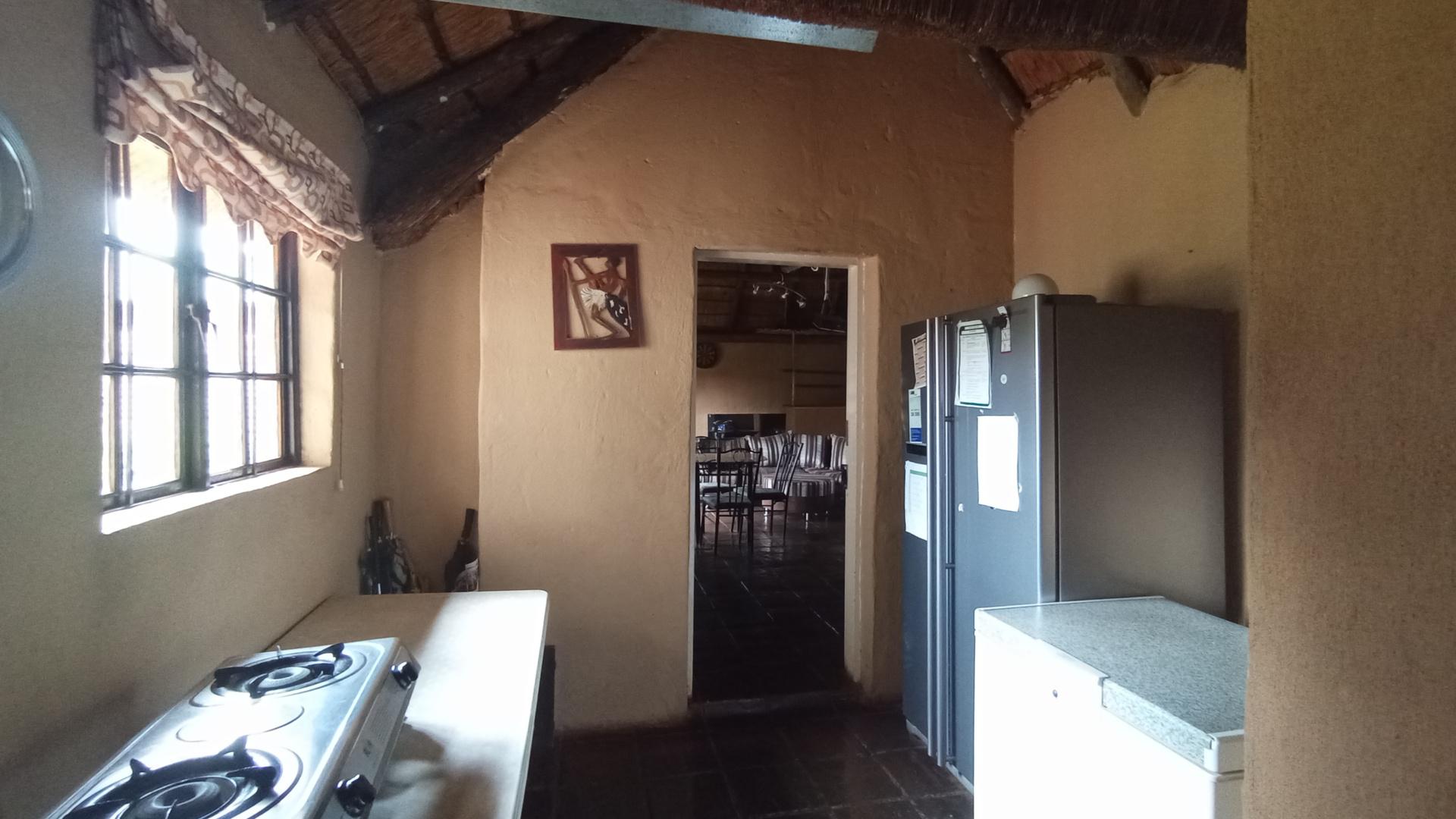 Spaces - 47 square meters of property in Karenpark