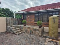 2 Bedroom 1 Bathroom Simplex to Rent for sale in Bluff
