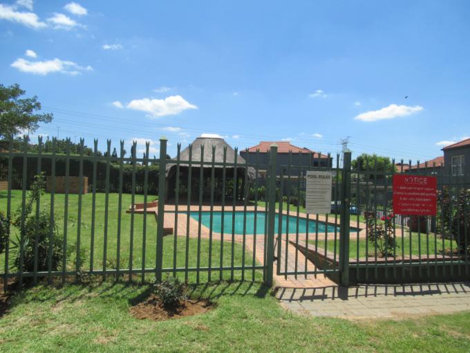 2 Bedroom Simplex for Sale For Sale in Linmeyer - MR667136