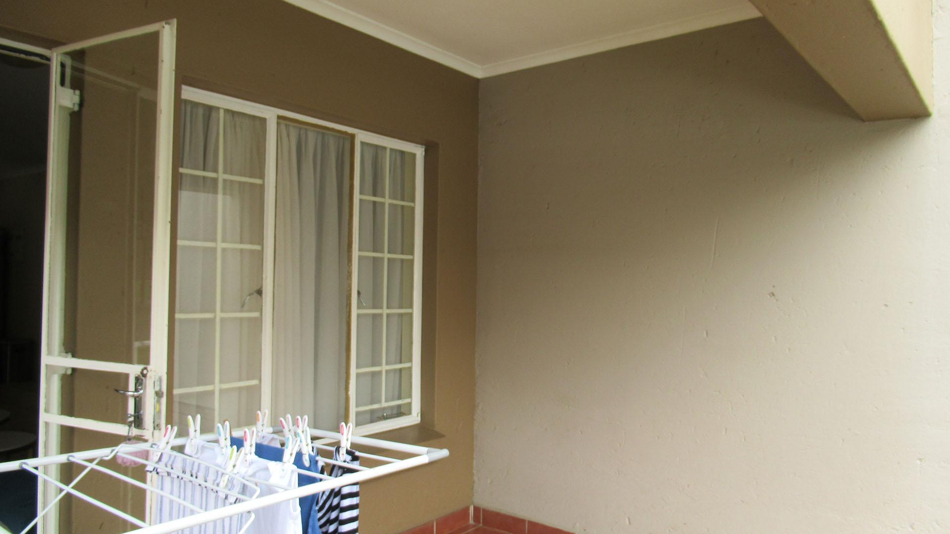 Patio - 6 square meters of property in Meredale