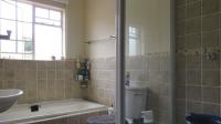 Bathroom 1 - 4 square meters of property in Meredale