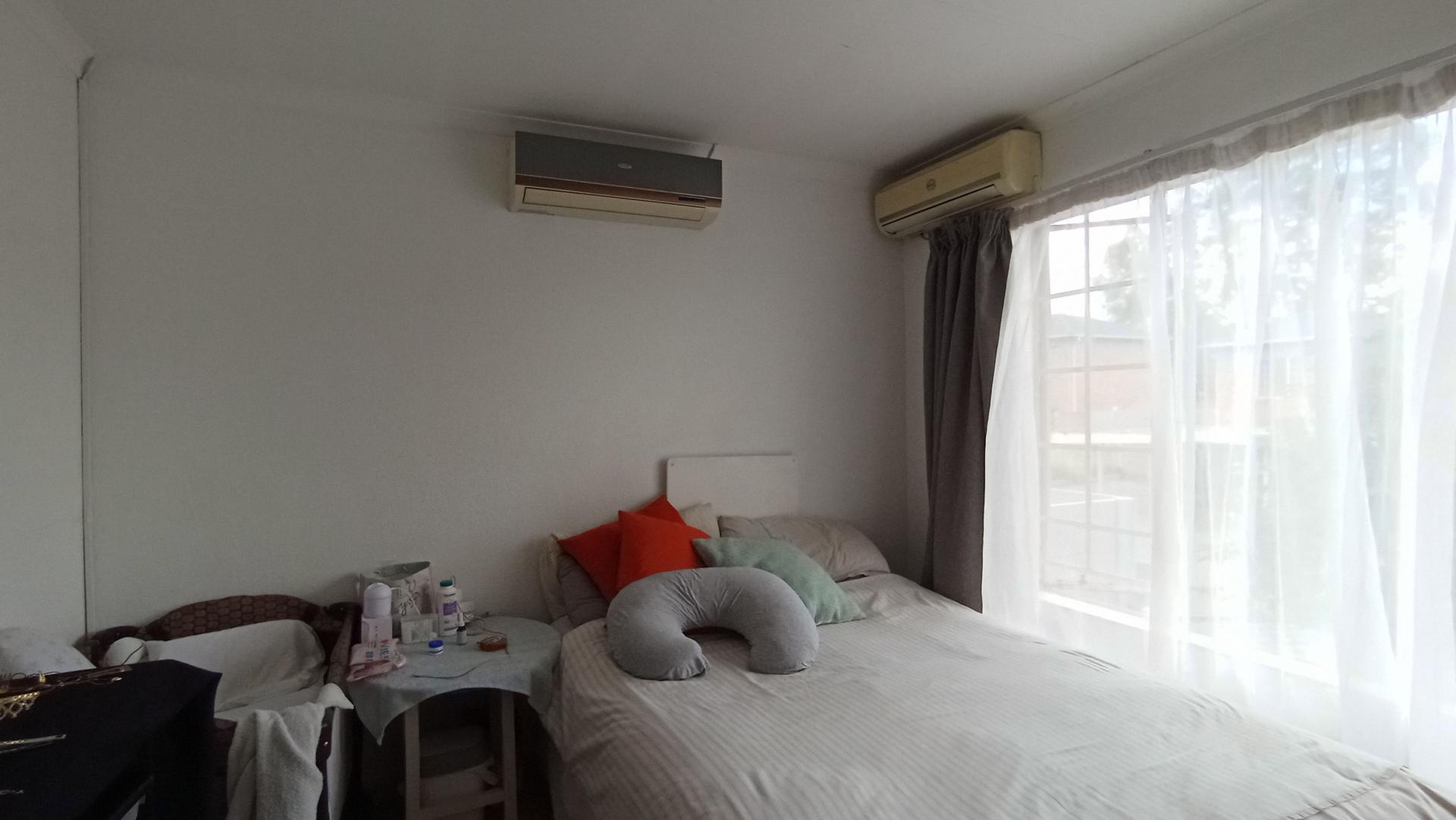 Bed Room 1 - 14 square meters of property in Bellairspark