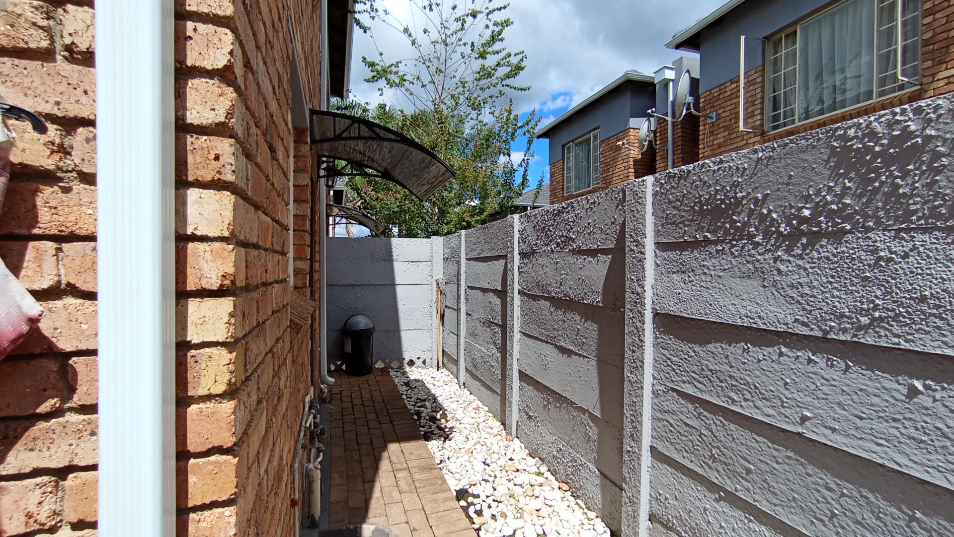 Backyard of property in Bellairspark