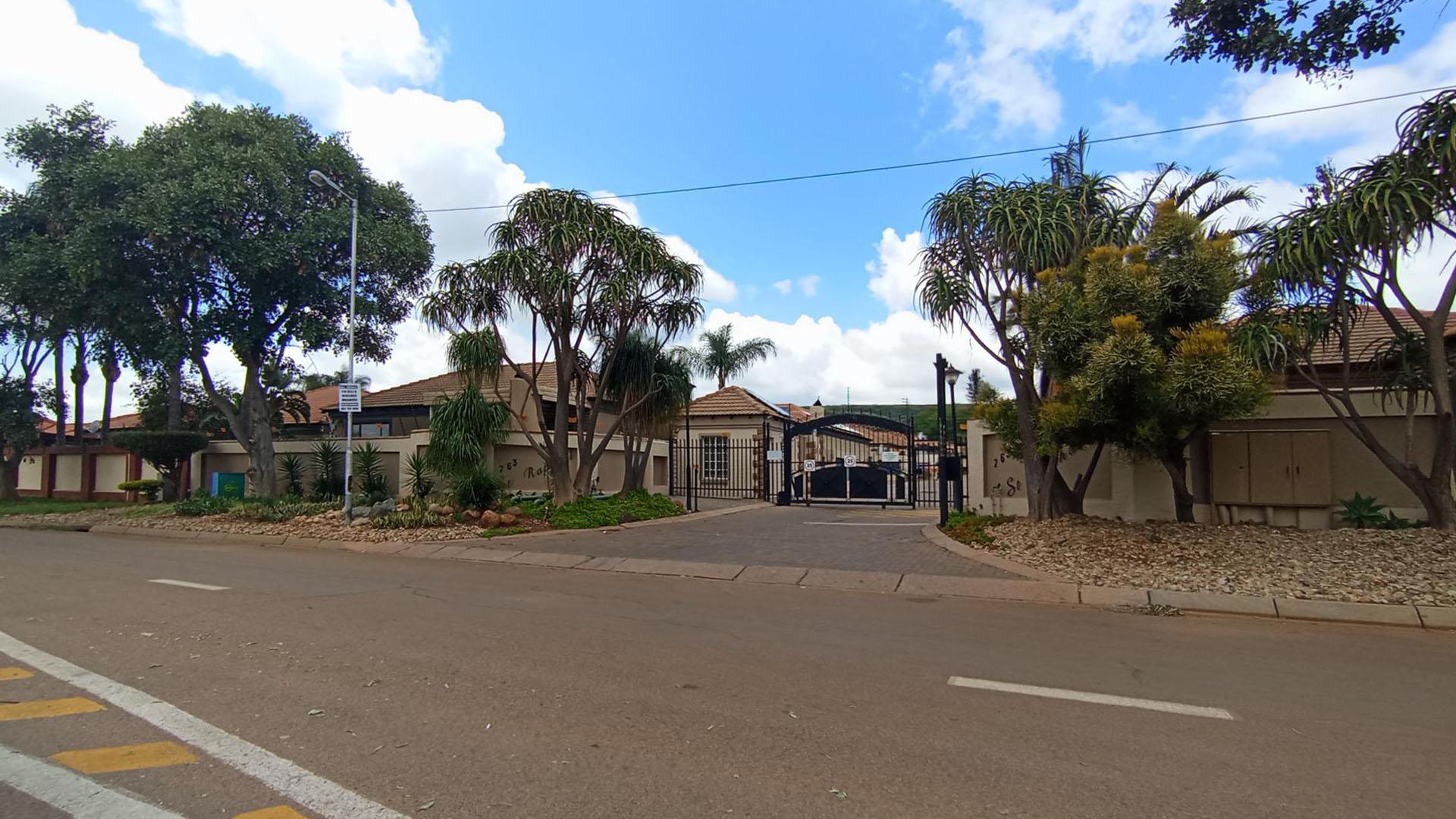Front View of property in Montana Park