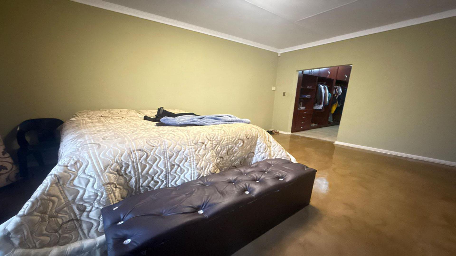 Bed Room 2 of property in Lydenburg
