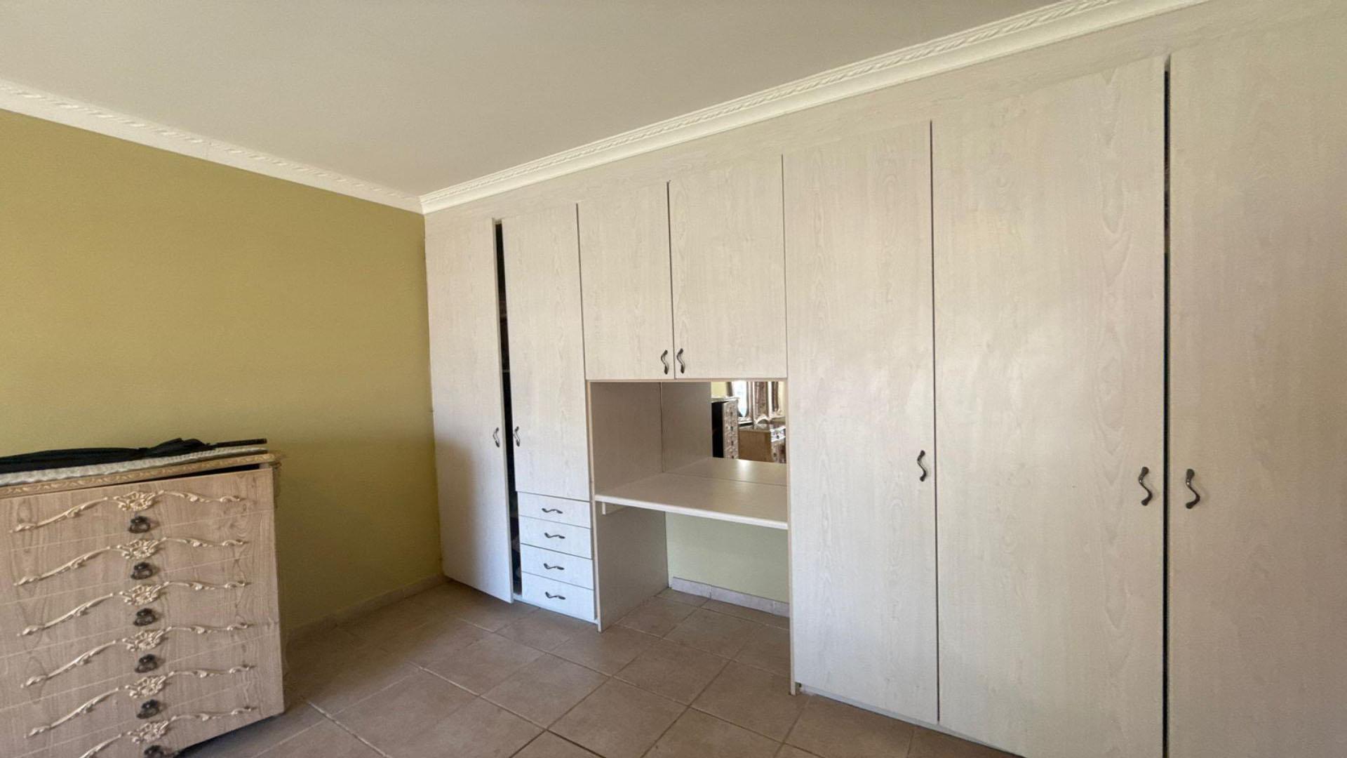 Bed Room 4 of property in Lydenburg