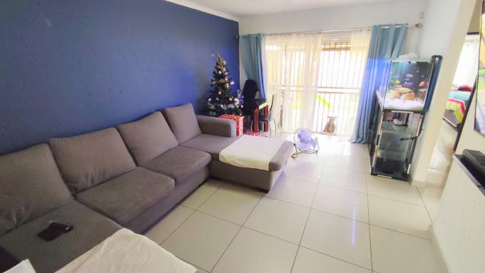 2 Bedroom Simplex for Sale For Sale in Heuwelsig Estate - MR667200