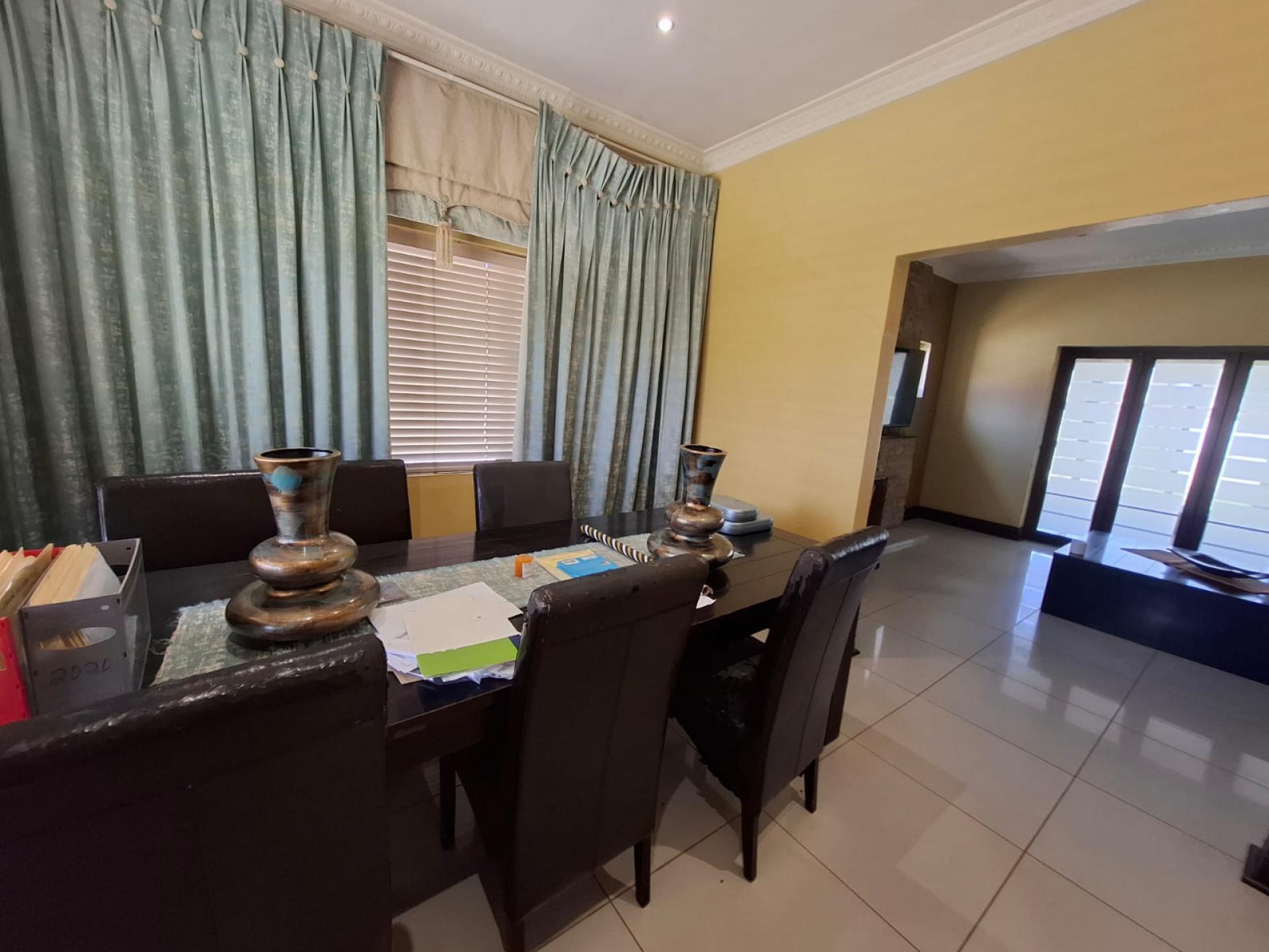 Dining Room of property in Bloemfontein