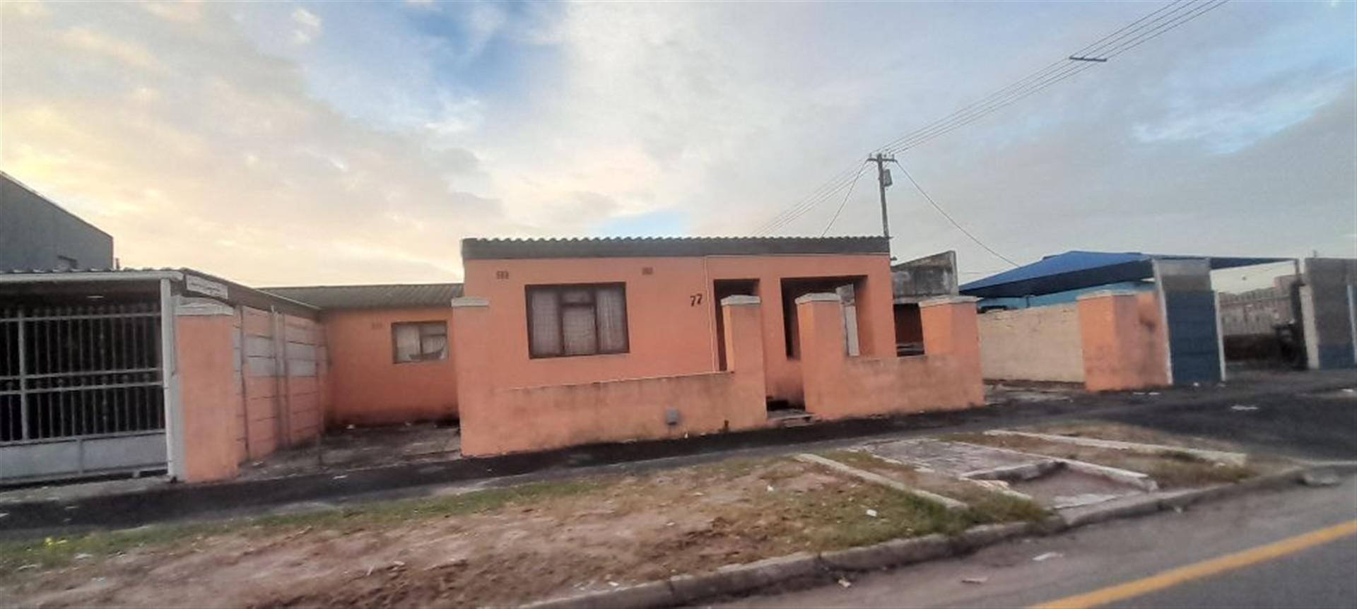 Front View of property in Kewtown