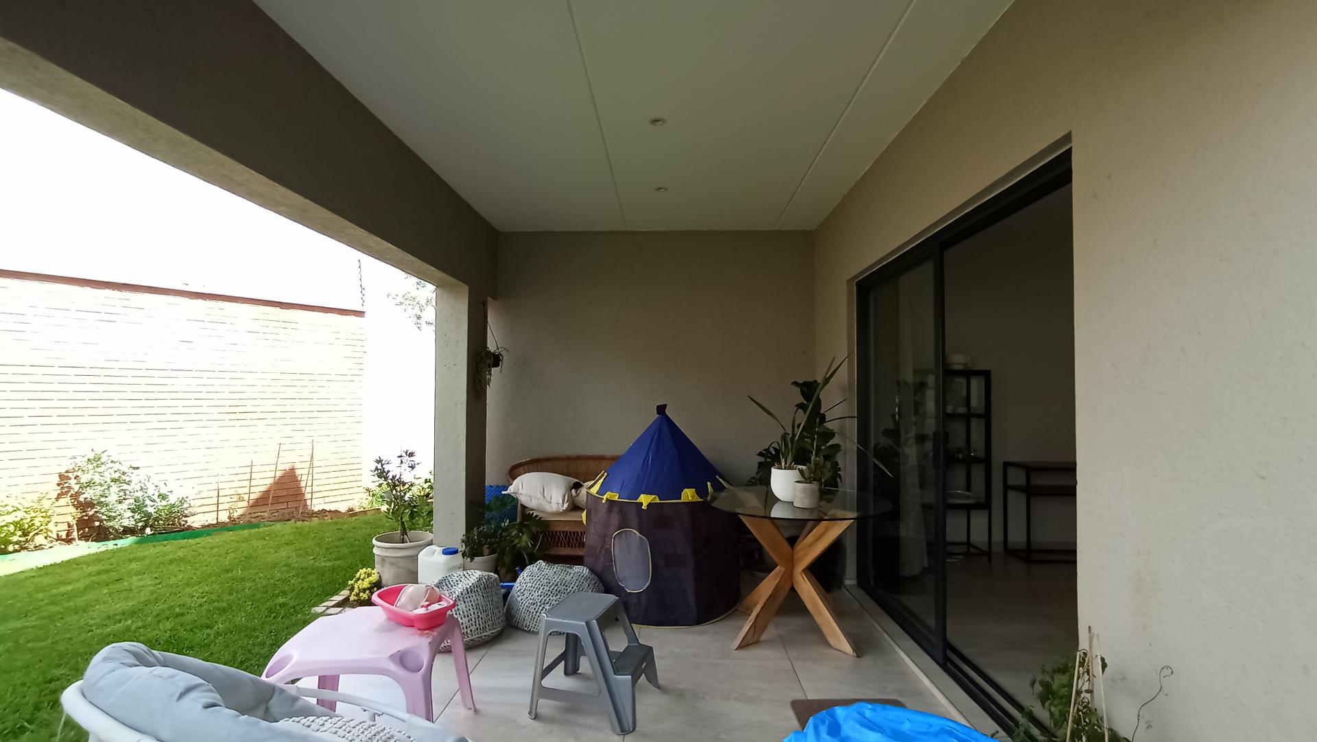 Patio - 13 square meters of property in Carlswald