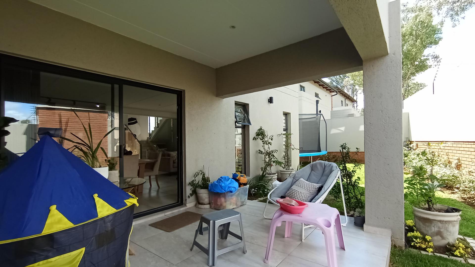 Patio - 13 square meters of property in Carlswald