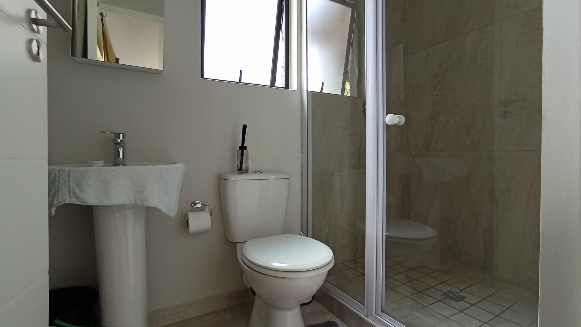 Staff Bathroom - 3 square meters of property in Carlswald