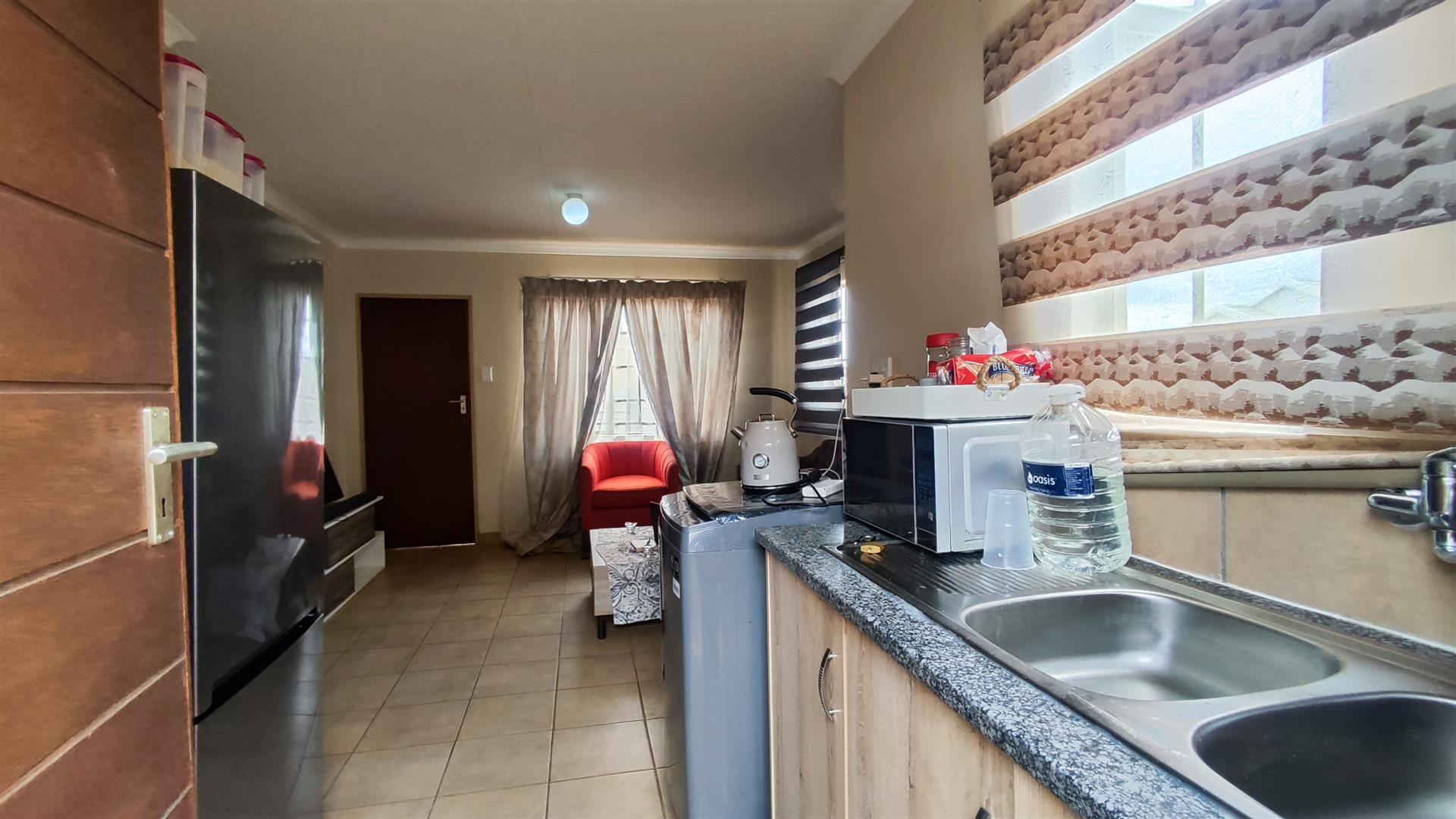 Kitchen - 6 square meters of property in Palm Ridge
