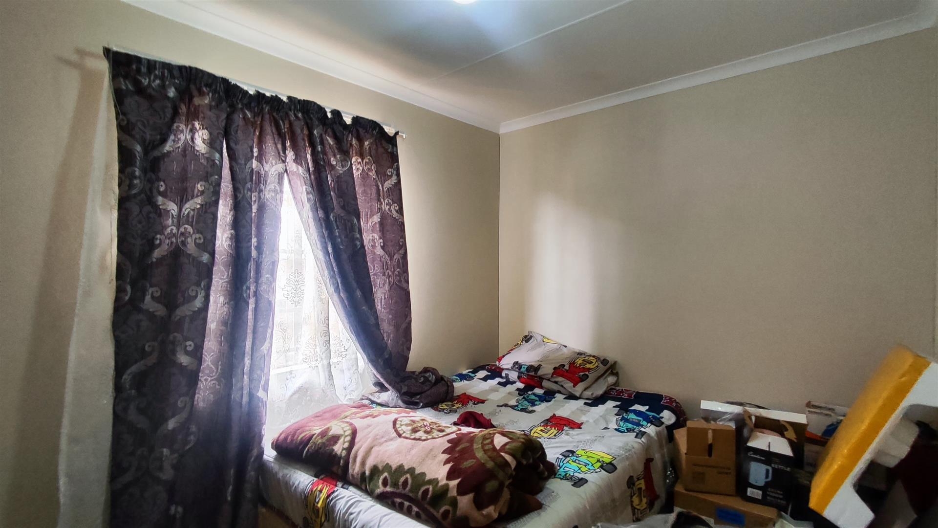 Bed Room 2 - 8 square meters of property in Palm Ridge
