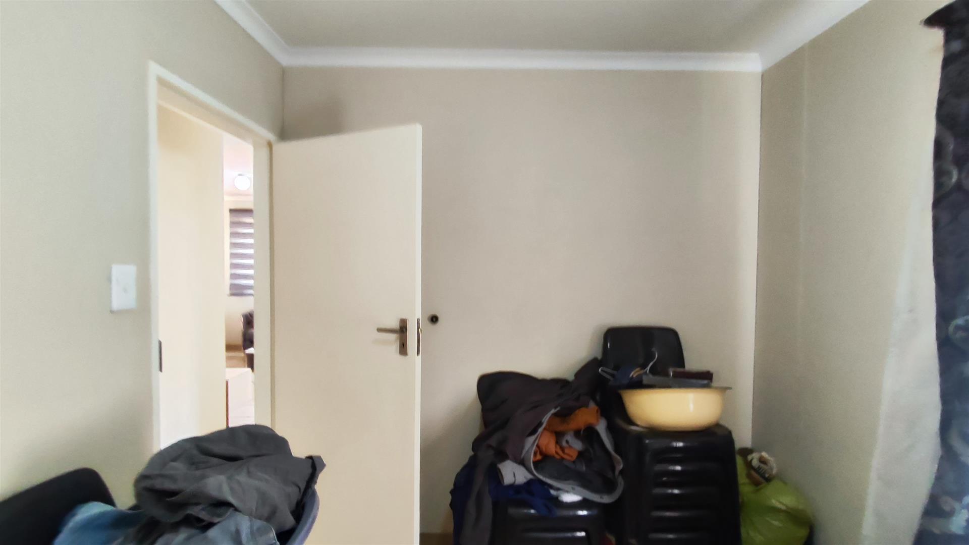 Bed Room 2 - 8 square meters of property in Palm Ridge