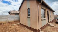 Front View of property in Palm Ridge