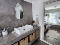  of property in Lyttelton Manor