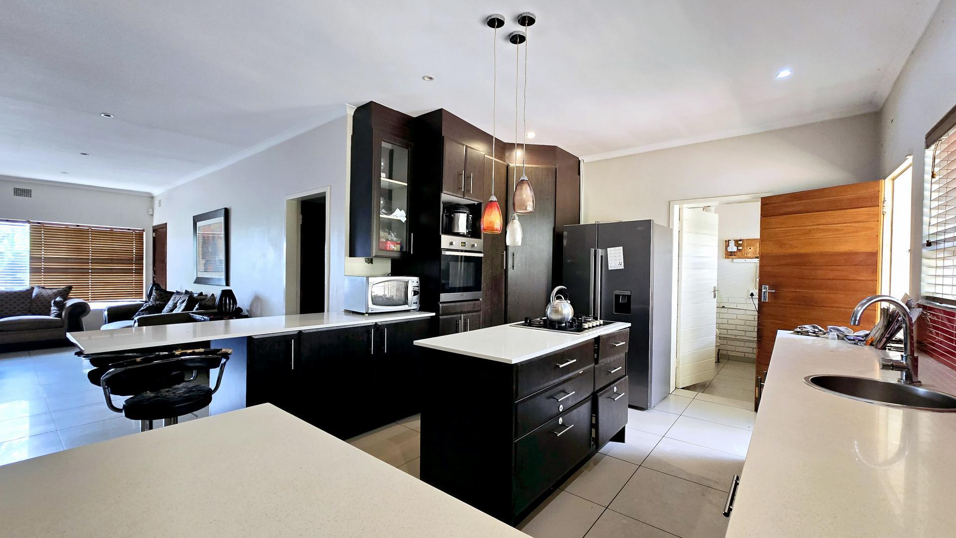 Kitchen - 17 square meters of property in Meyerspark