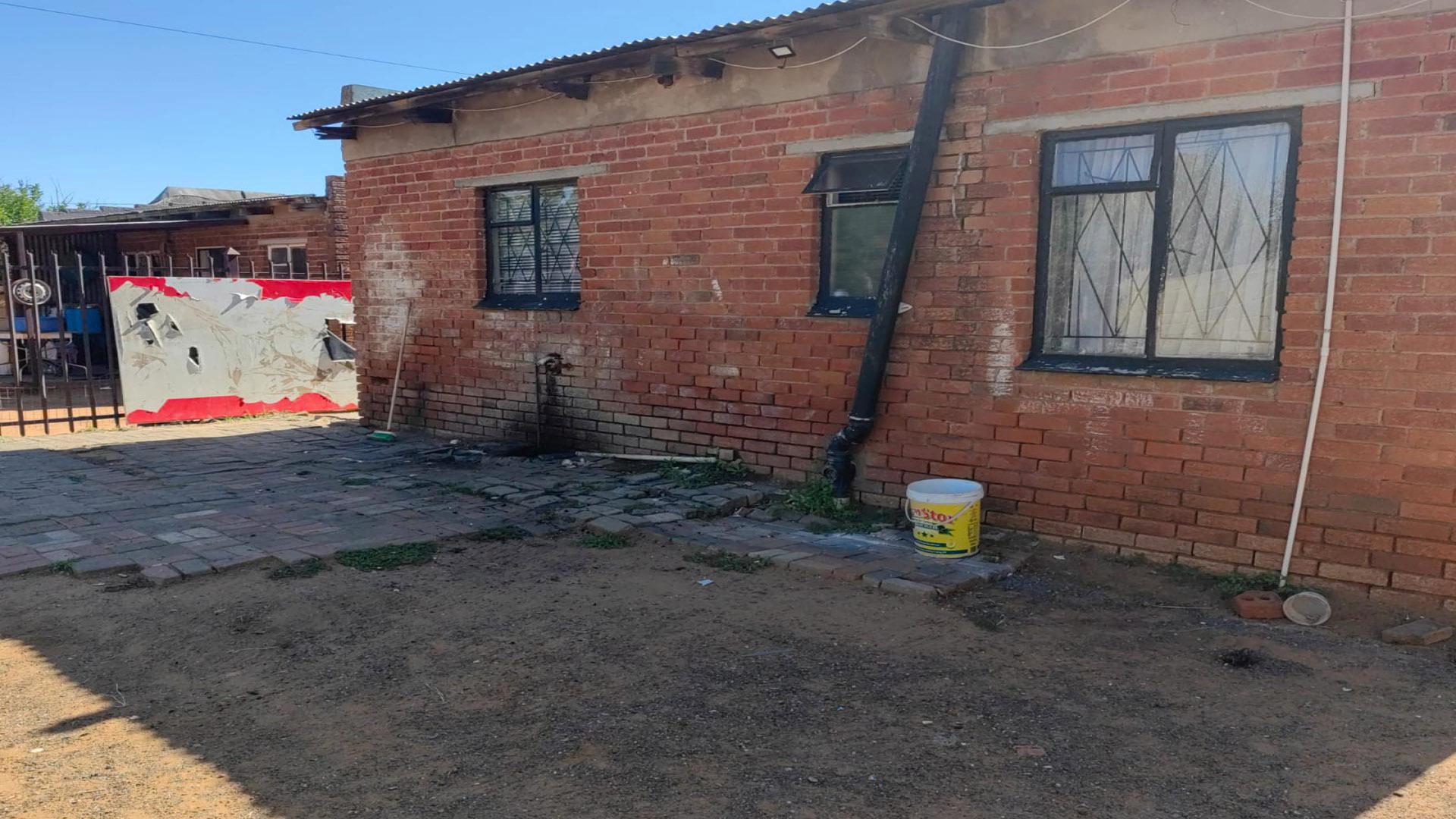 Backyard of property in Ashbury