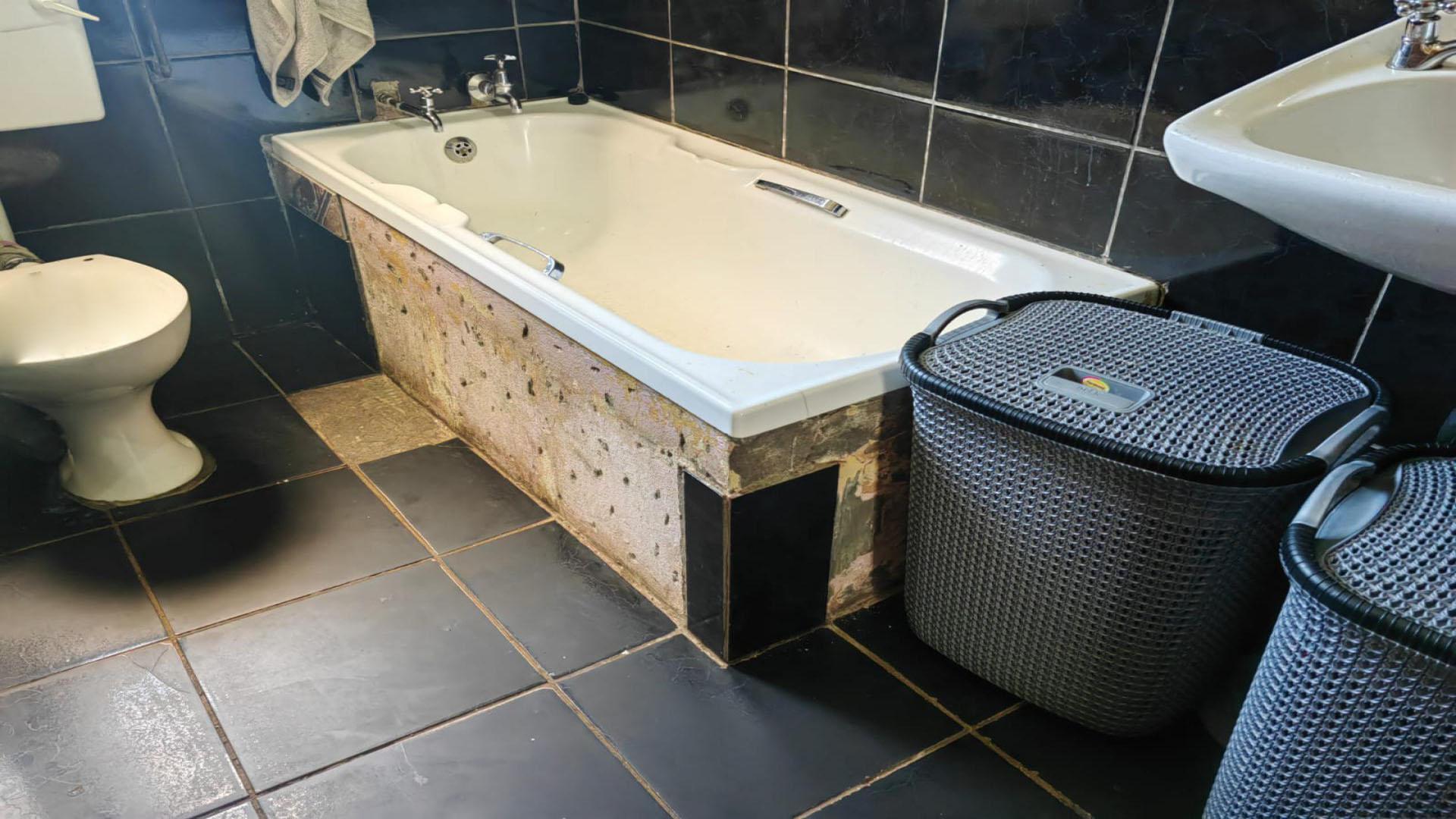 Bathroom 1 of property in Ashbury