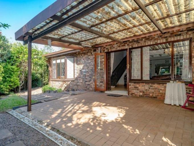 3 Bedroom Duplex for Sale For Sale in Cowies Hill  - MR667540