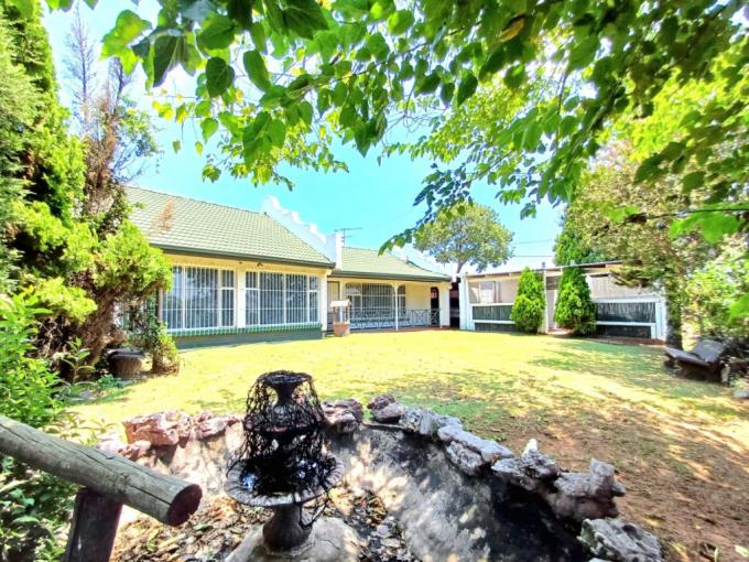 6 Bedroom House for Sale For Sale in Robertsham - MR667588