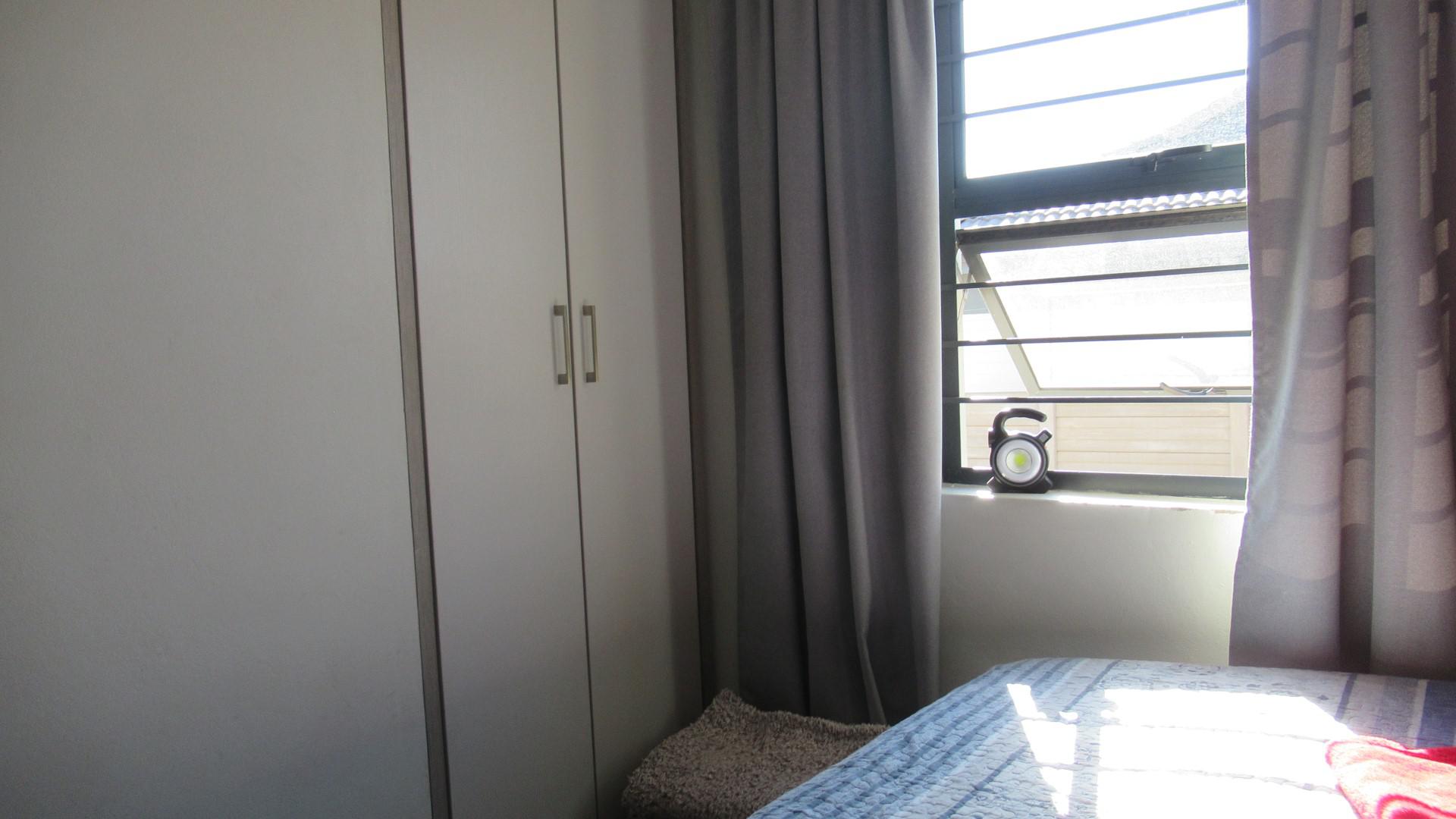 Bed Room 2 - 11 square meters of property in Mindalore