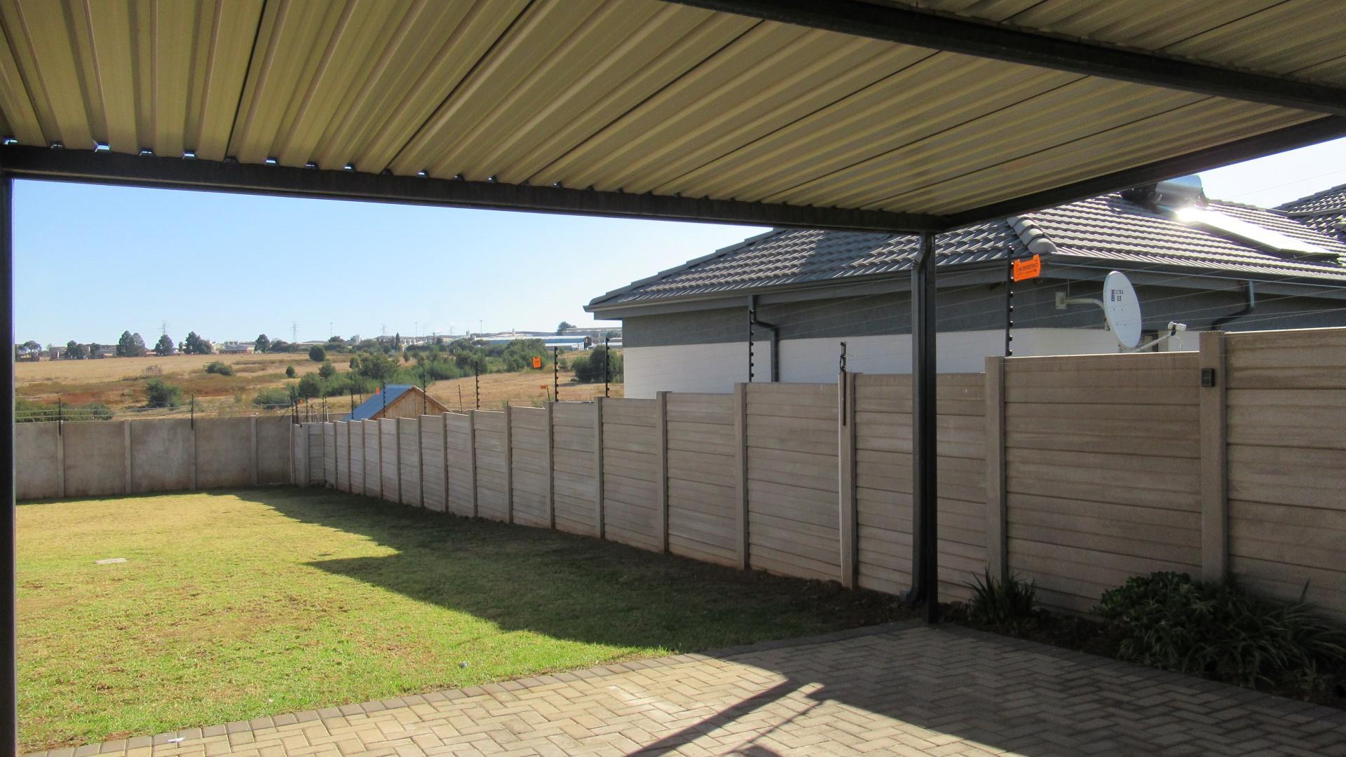 Patio - 8 square meters of property in Mindalore