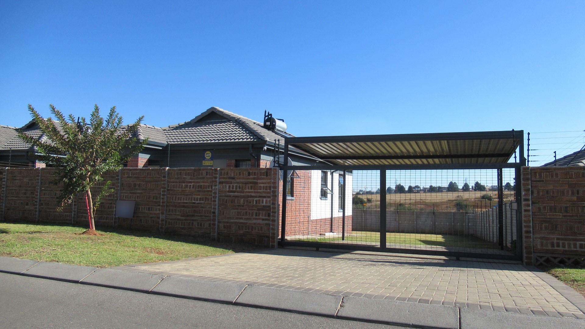 Front View of property in Mindalore