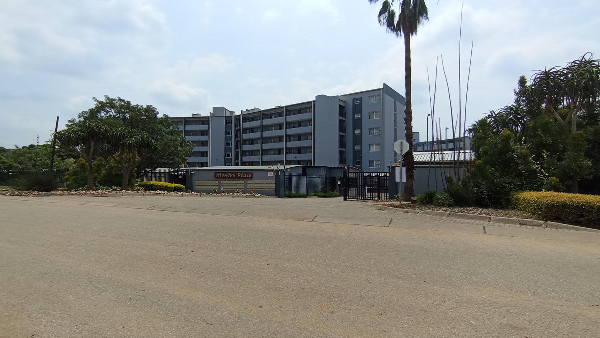 Front View of property in Menlyn