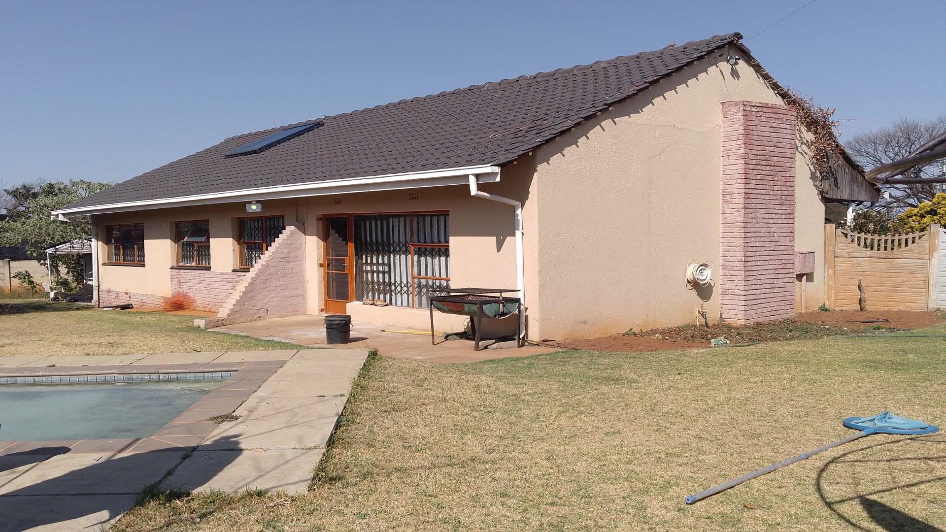Front View of property in Witpoortjie