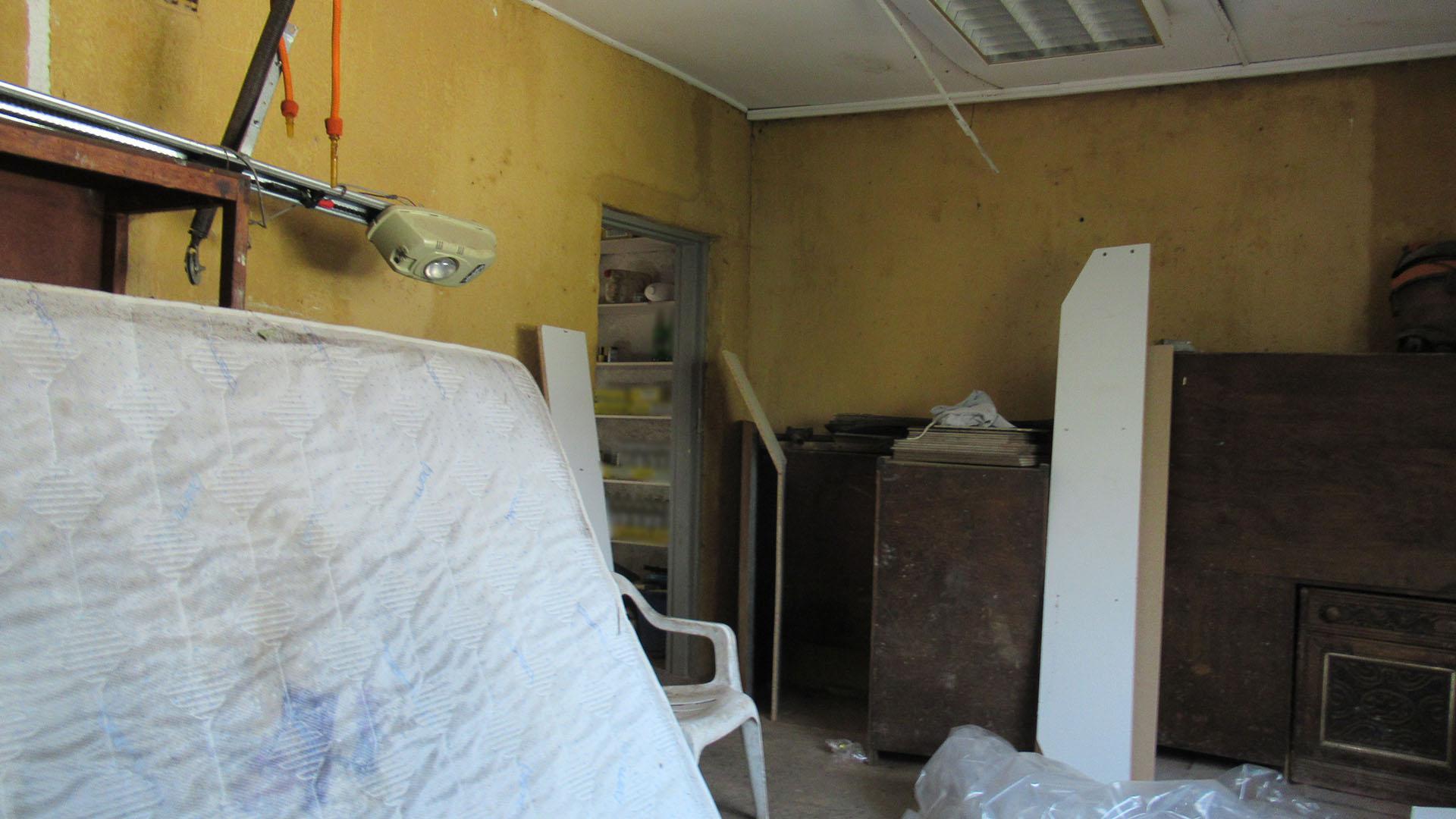 Spaces - 49 square meters of property in Witpoortjie