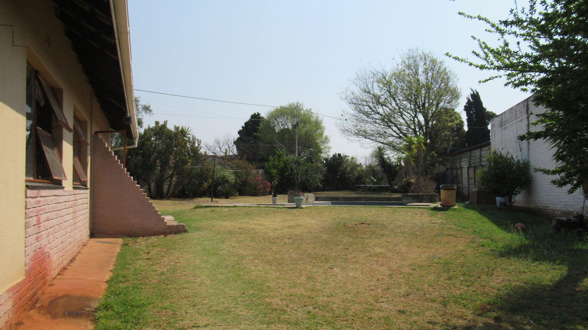 Backyard of property in Witpoortjie