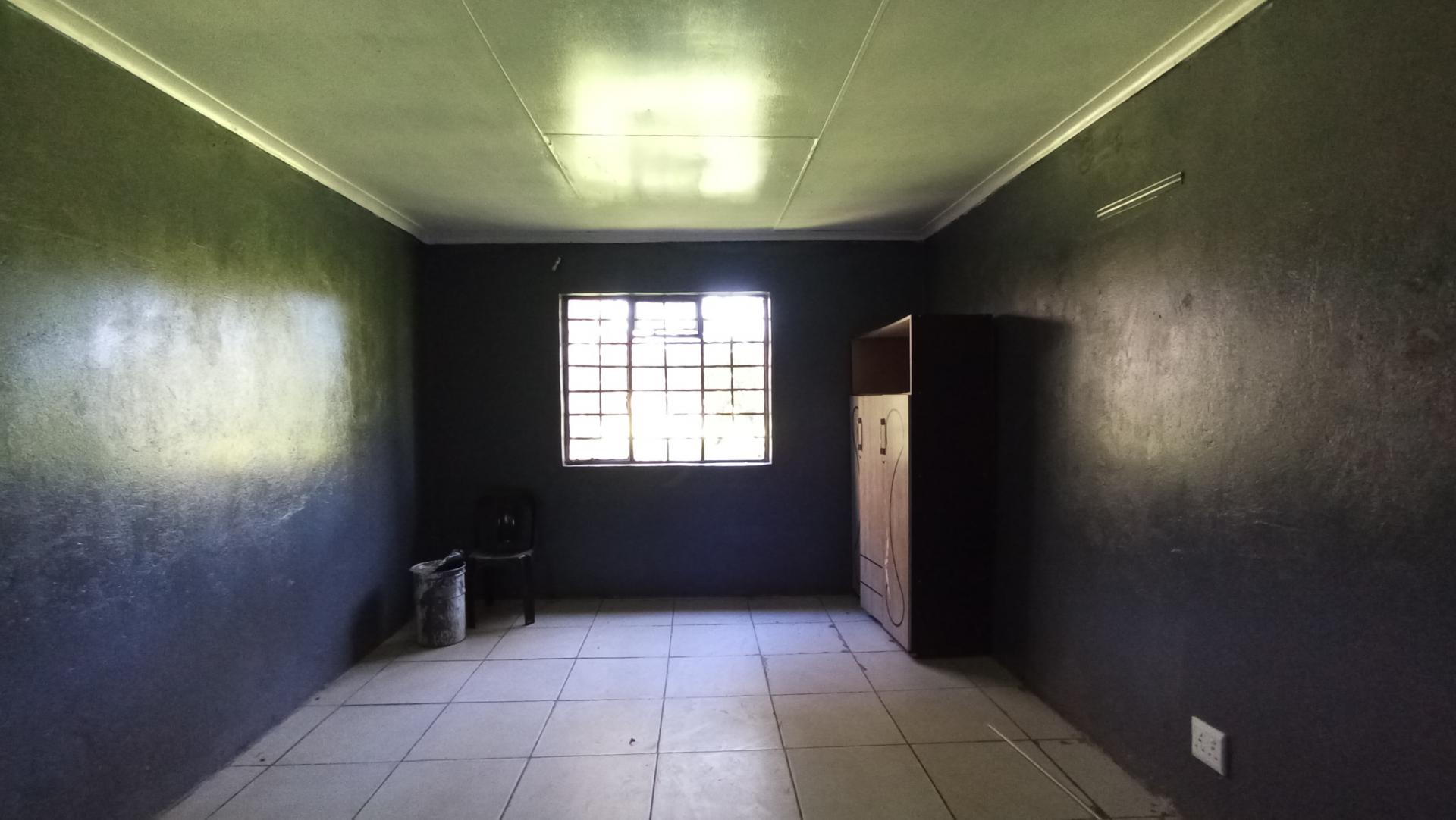 Bed Room 1 - 57 square meters of property in Rosettenville