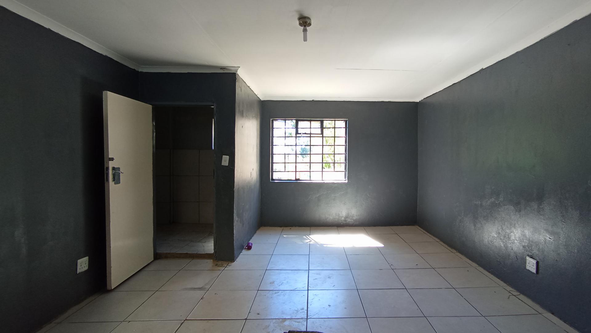 Bed Room 1 - 57 square meters of property in Rosettenville