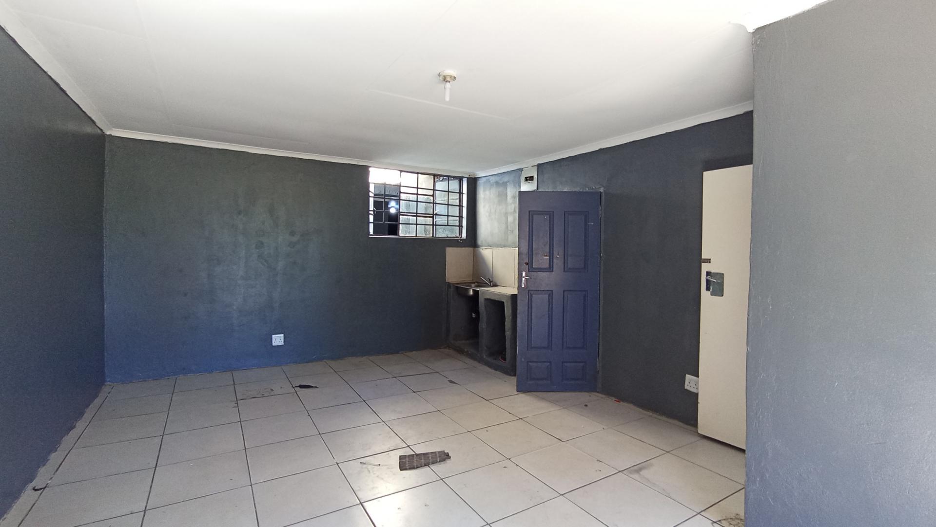 Bed Room 1 - 57 square meters of property in Rosettenville