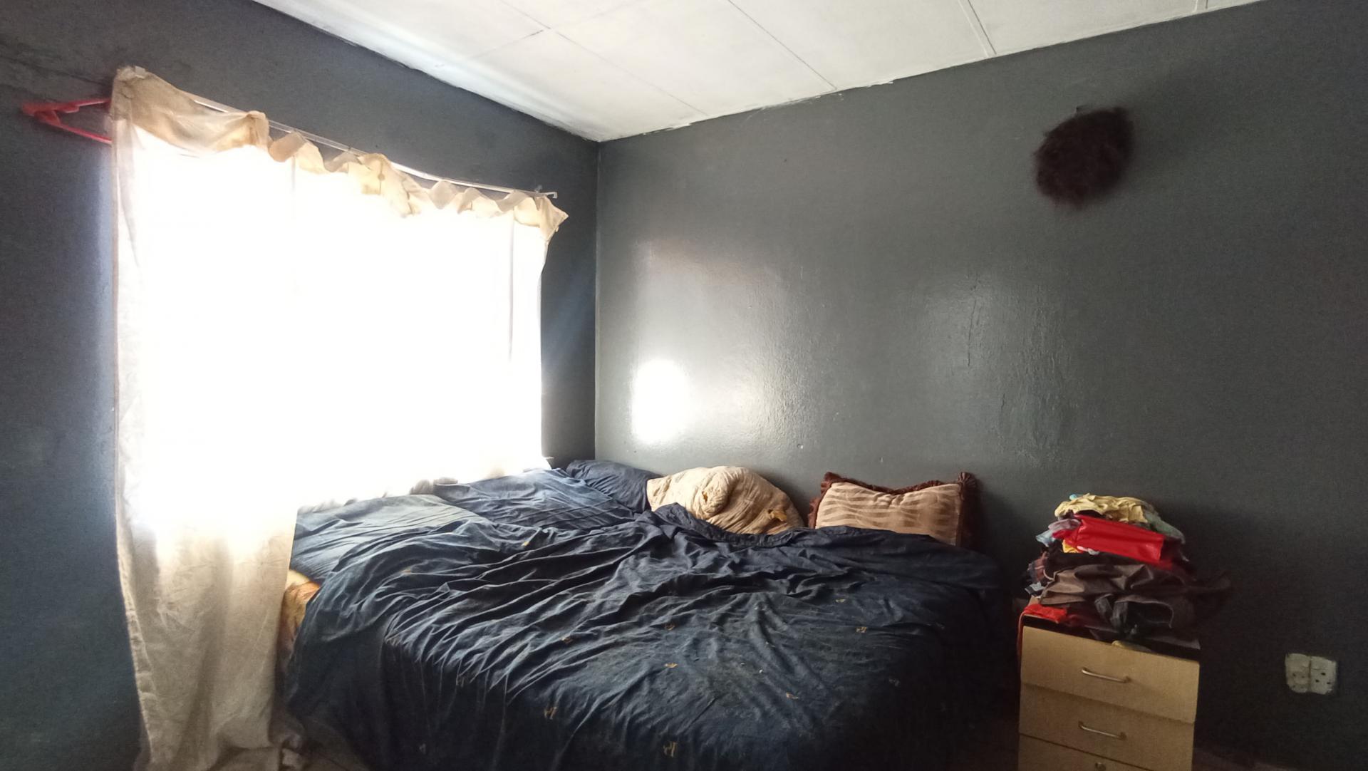 Bed Room 1 - 57 square meters of property in Rosettenville