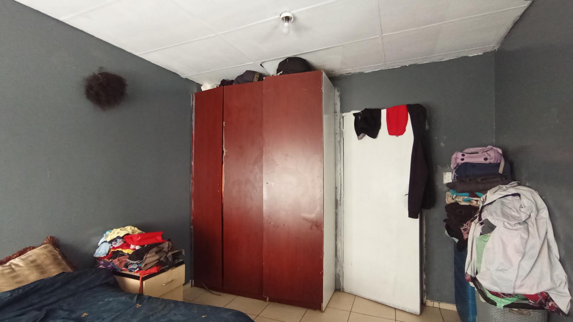 Bed Room 1 - 57 square meters of property in Rosettenville