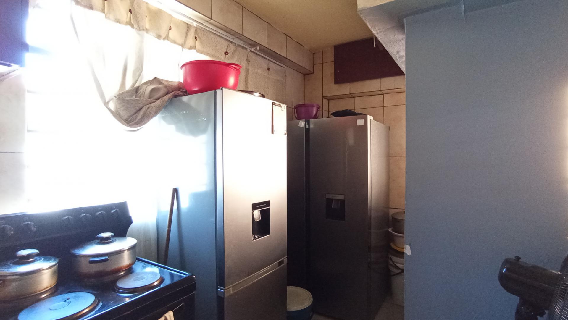 Kitchen - 14 square meters of property in Rosettenville