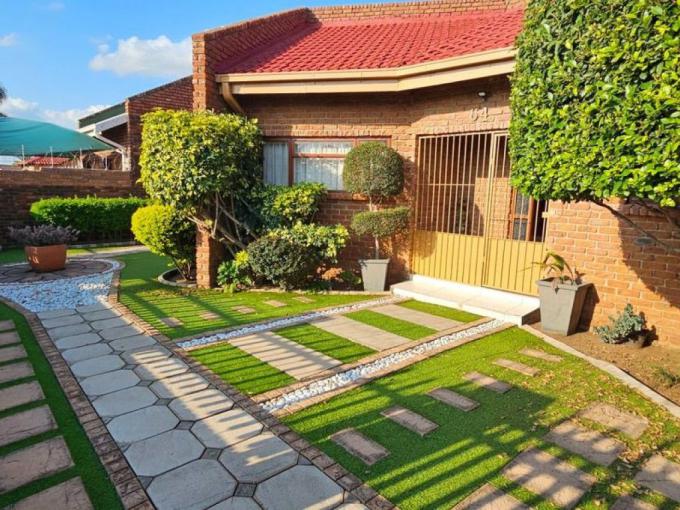 5 Bedroom House for Sale For Sale in Polokwane - MR667719