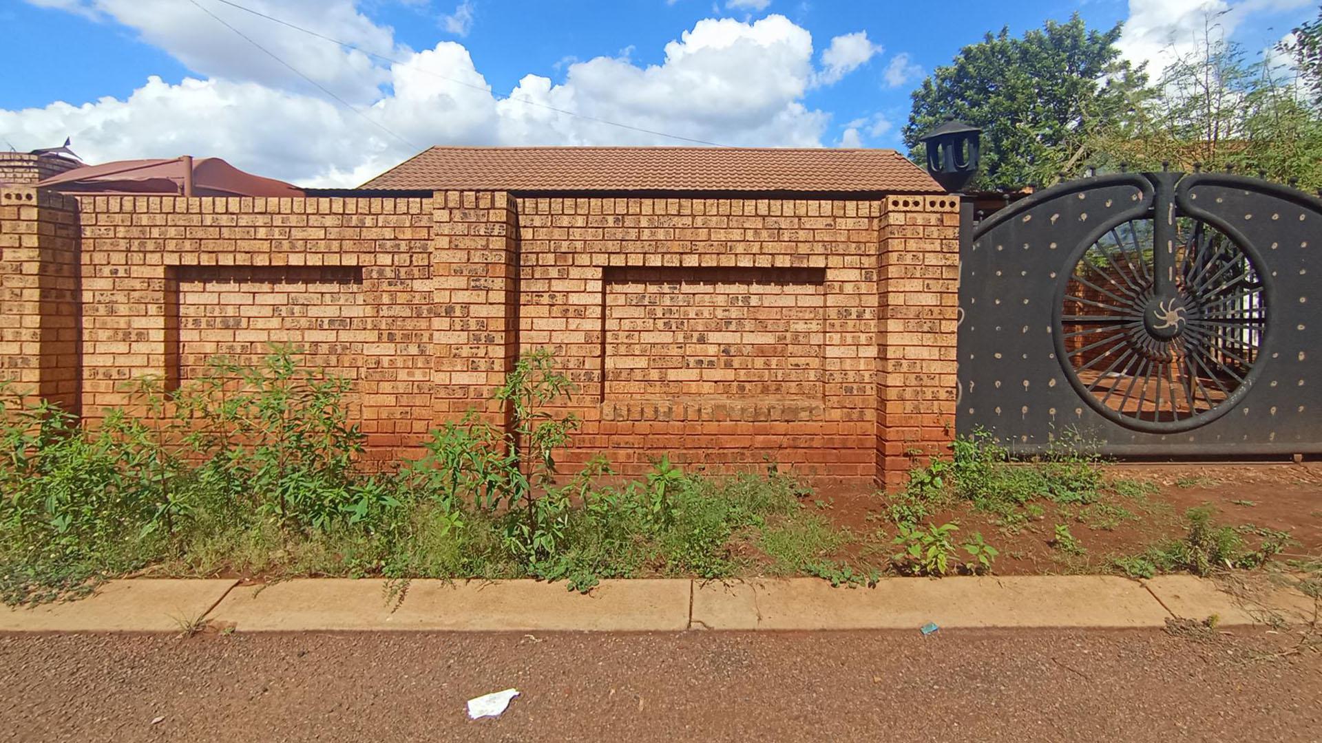 Front View of property in Ga-Rankuwa