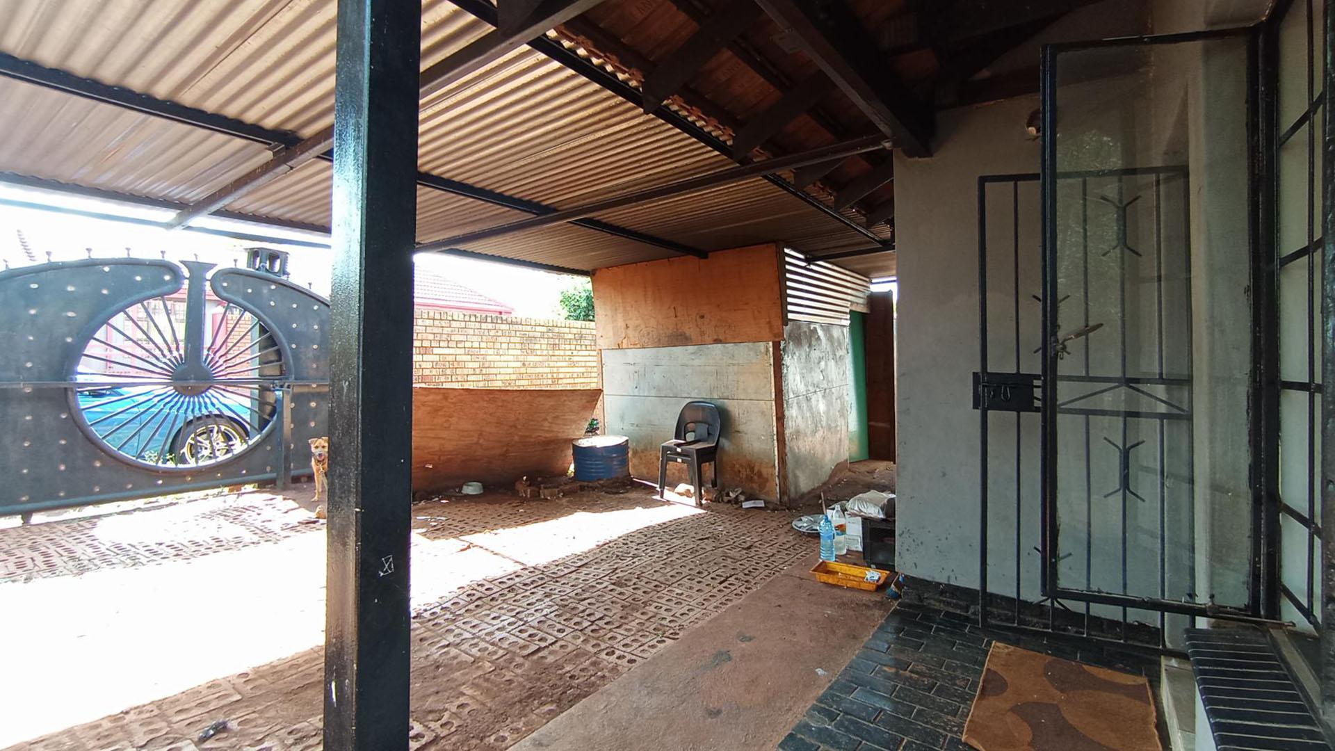 Carport  - 35 square meters of property in Ga-Rankuwa