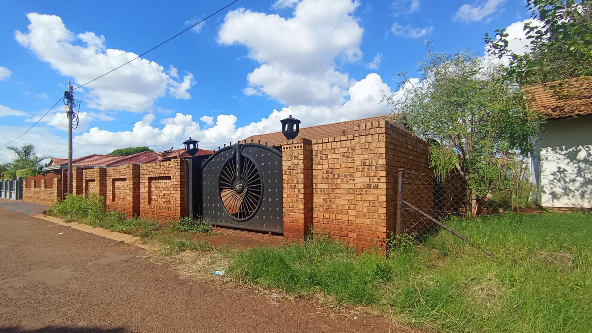 Front View of property in Ga-Rankuwa