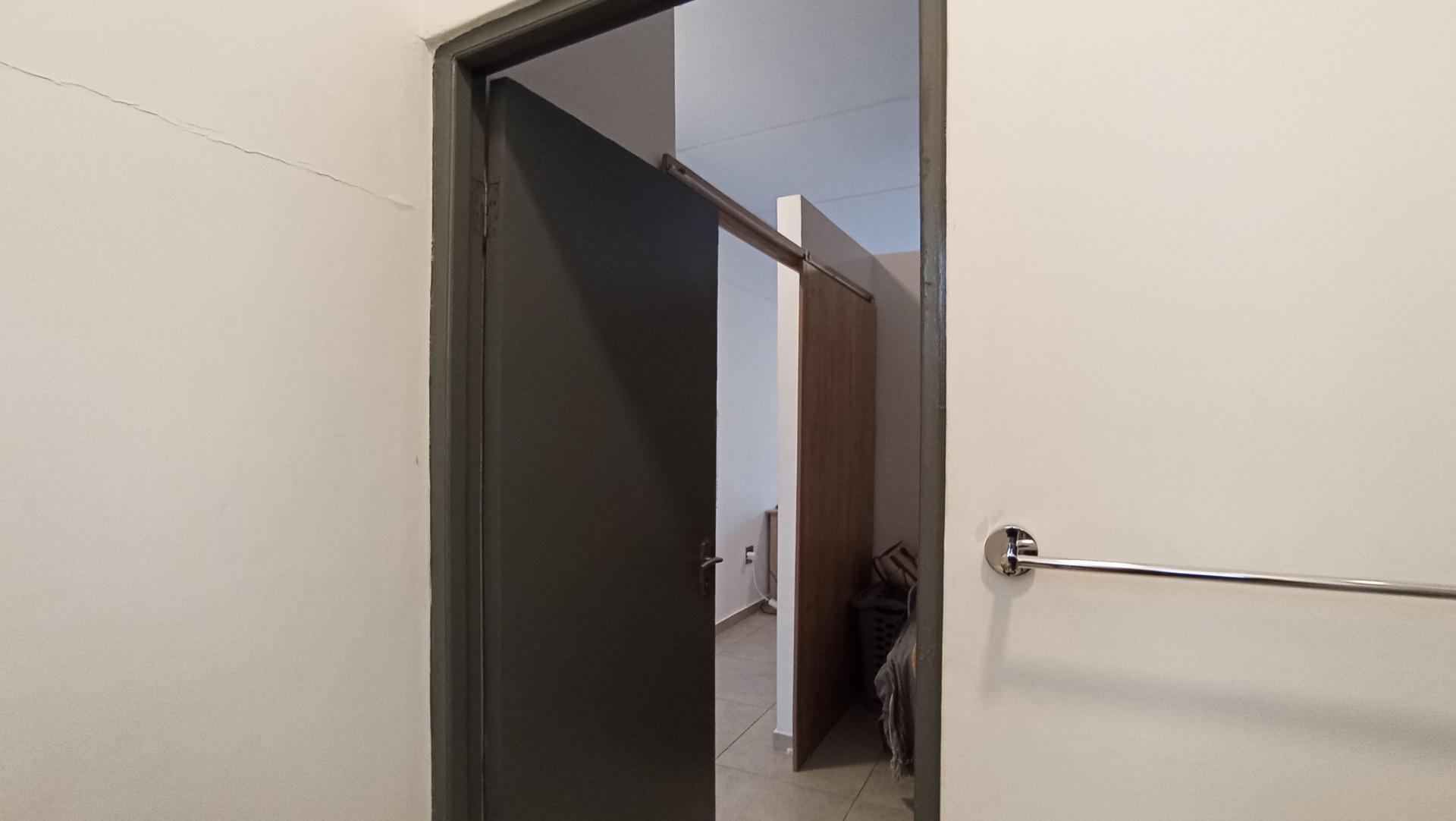 Bathroom 1 - 4 square meters of property in Ferndale - JHB
