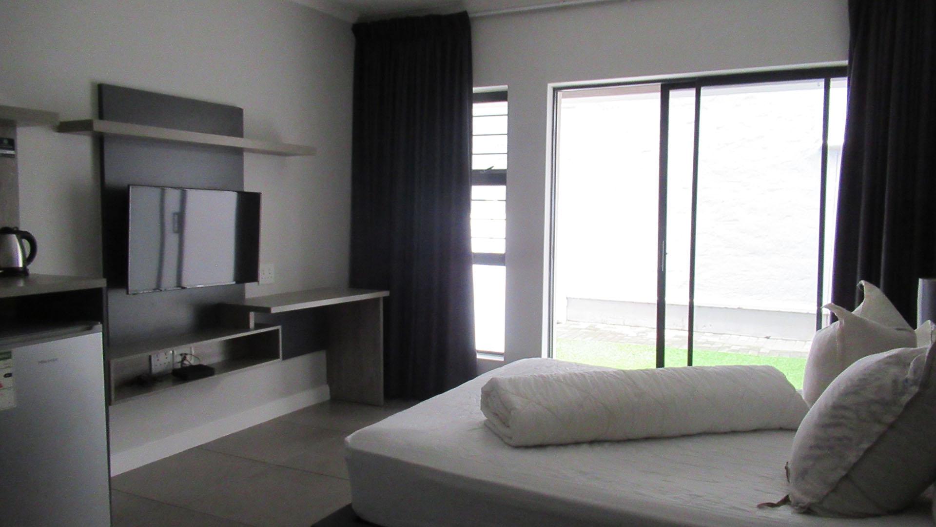 Bed Room 1 - 15 square meters of property in Morningside