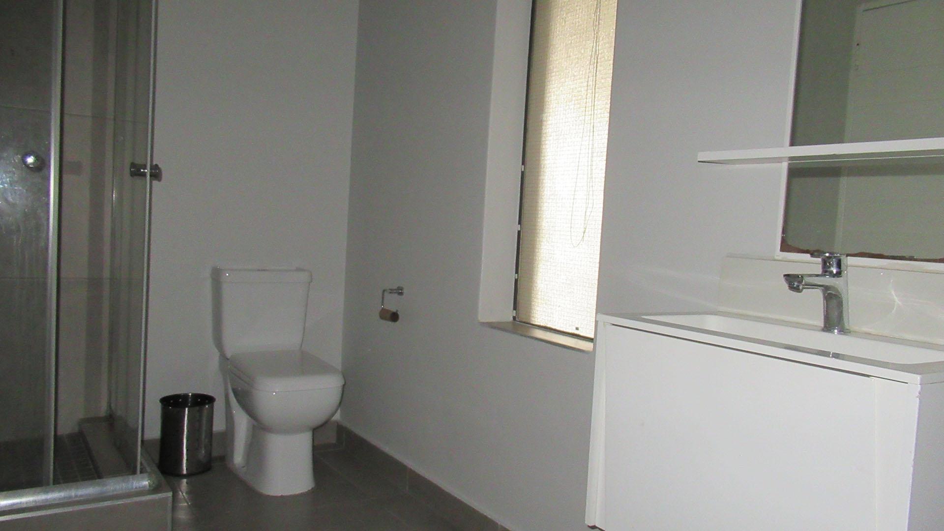 Main Bathroom of property in Morningside