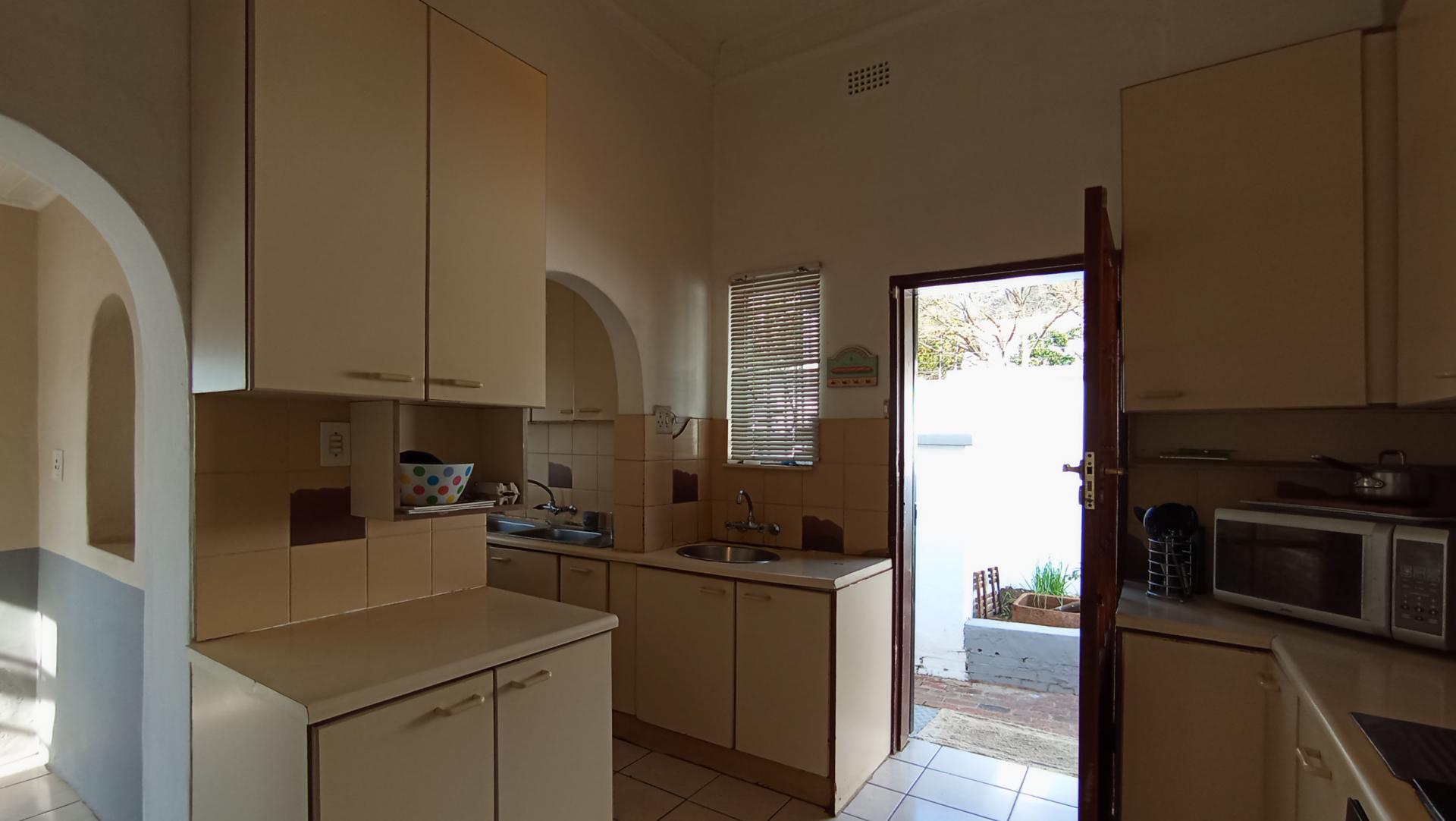 Kitchen - 10 square meters of property in Orange Grove