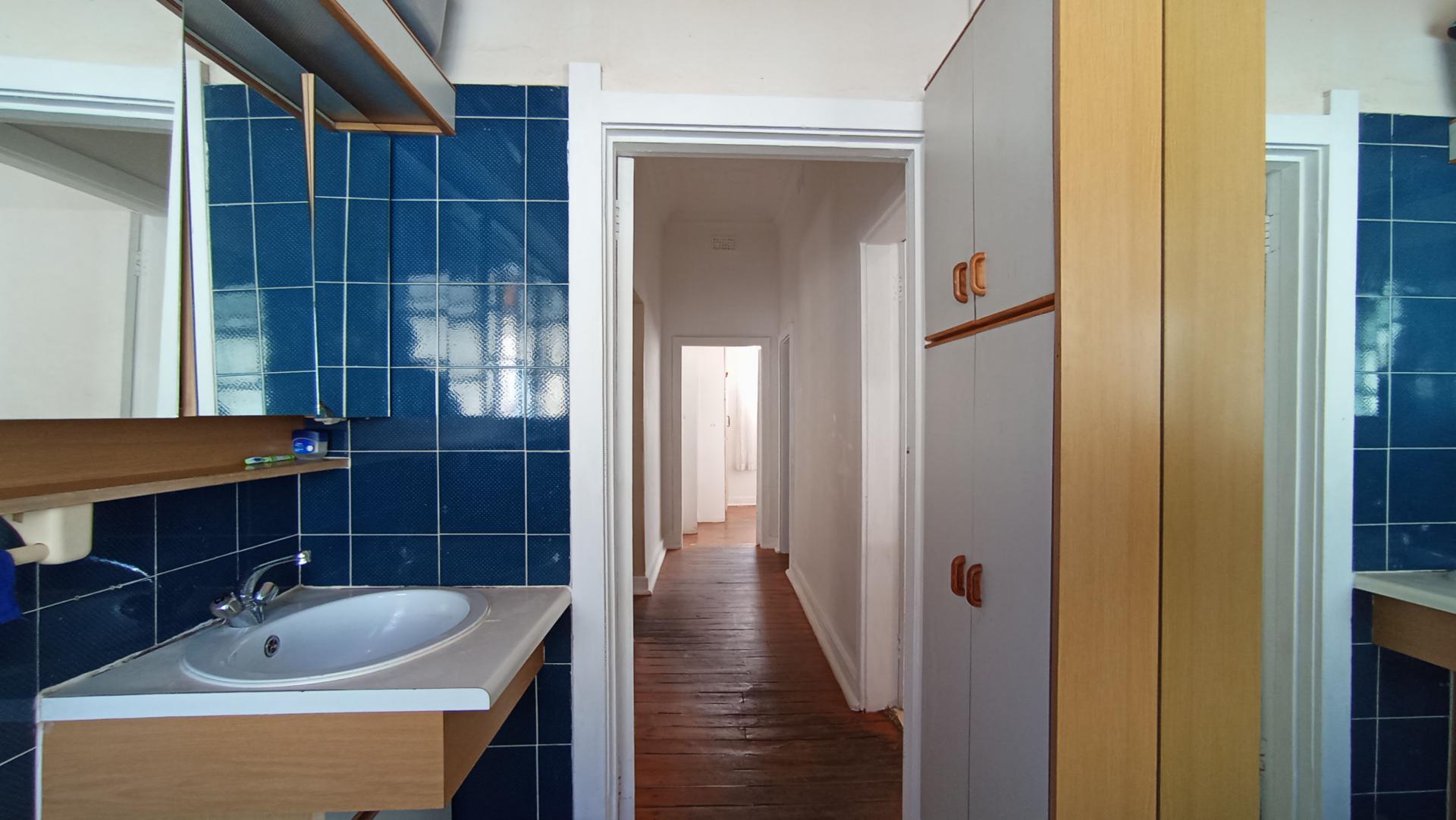 Bathroom 1 - 4 square meters of property in Orange Grove